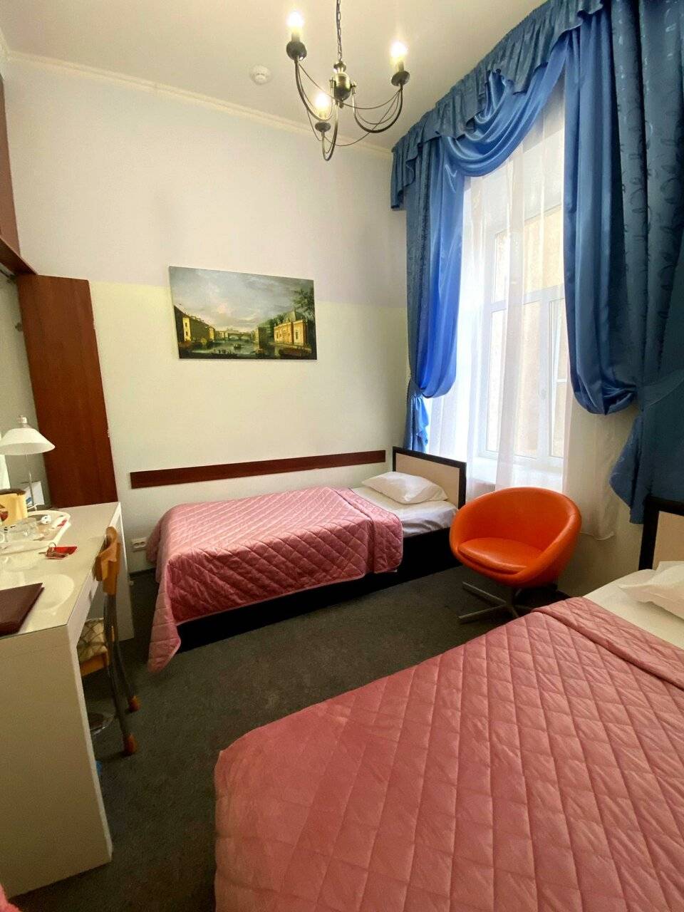Номер эконом с 2 односпальными кроватями